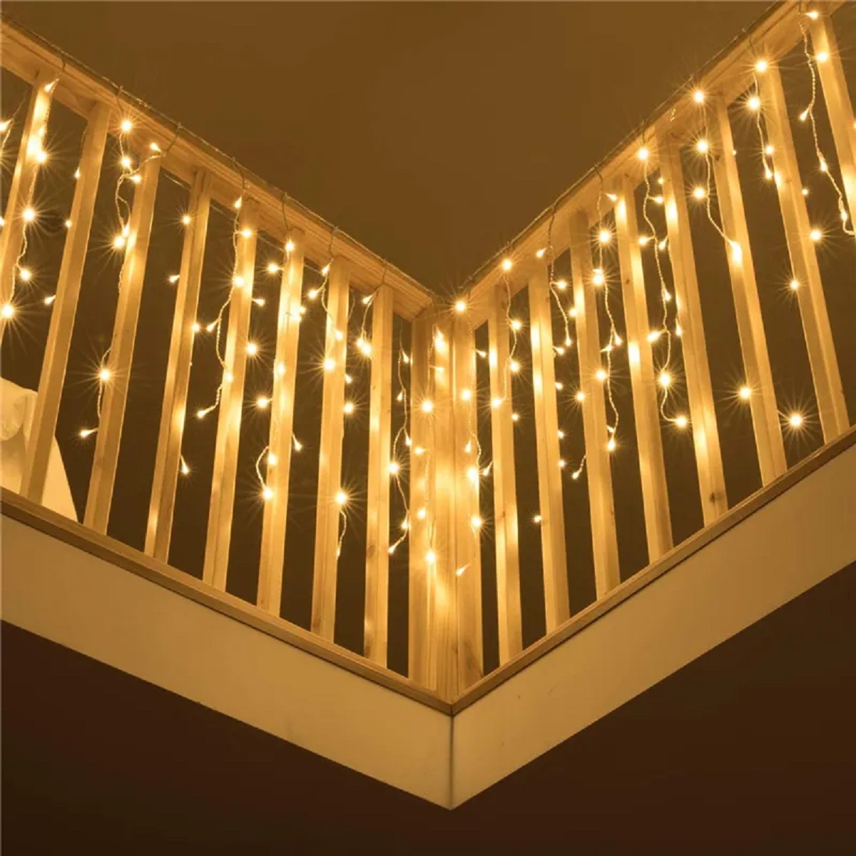 4 Metre Saçak Led Fişli 16 Saçaklı İp Perde Led